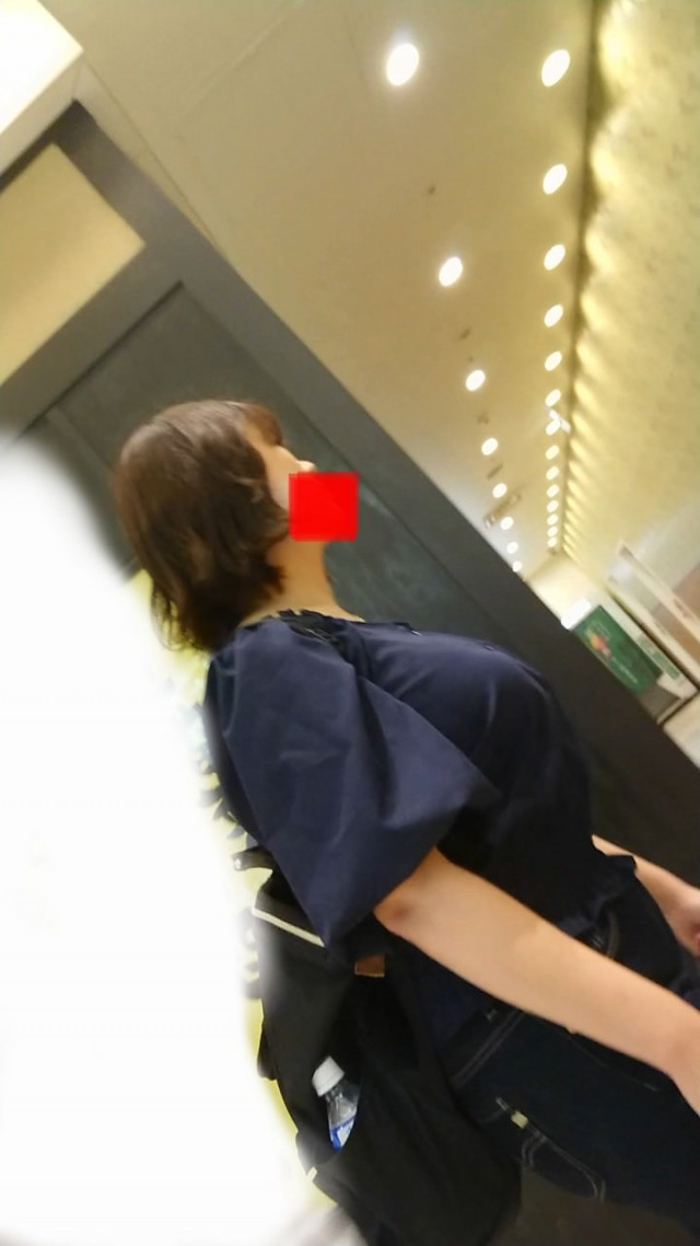 おっぱいデカすぎお姉さんの街撮り素人エロ画像-009