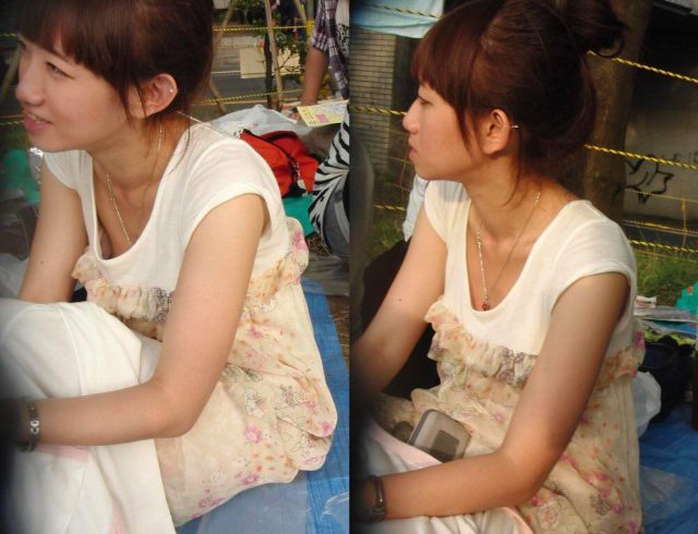 おっぱいの膨らみがエッチな胸チラを街撮りした素人エロ画像-061
